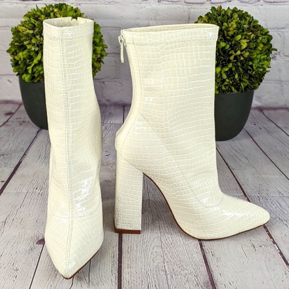 PrettyLittleThing White Croc Block Heel Point Boot
